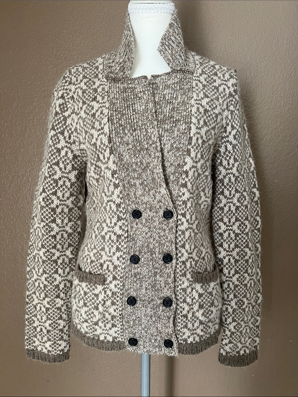 Banana Republic Taupe and Cream Patterned Knit Double-Breasted Cardigan - Picture 3 of 4